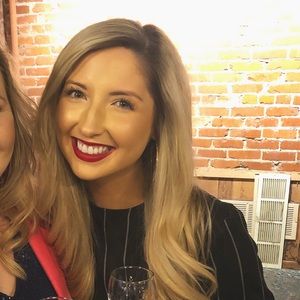 Meet your Posher, Ashley